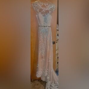 Elegant Lace Evening Gown